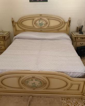 Letto matrimoniale con 2 comodini coordinati