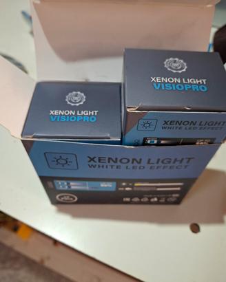 coppia lampade D1S nuove 