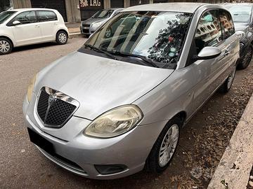 Lancia Ypsilon 1.3 MJT 75 CV