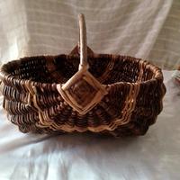 Cesto artigianale in vimini.