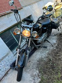 Moto Yamaha drag star