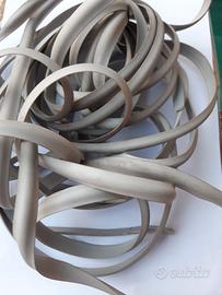 profilo plastico color grigio caravan