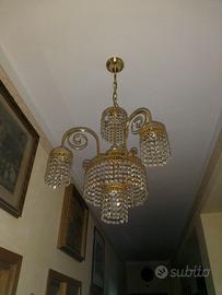 lampadario con gocce di cristallo