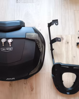Bauletto GIVI e Staffe Portapacchi Piastra NC750X
