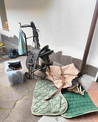 carrello porta sella attrezzato