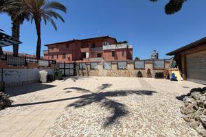 VILLA A SCHIERA A VILLARICCA