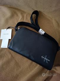 pochette Calvin Klein