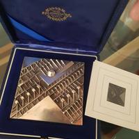 Arnaldo Pomodoro scultura  placca multiplo bronzo