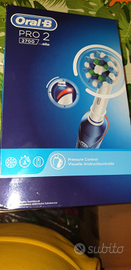 BrAun Oral-B PRO 2 Mod.2700- NUOVO
