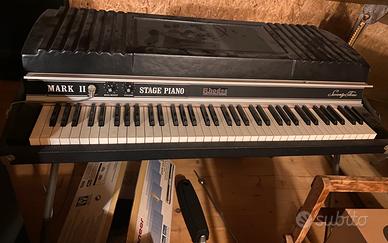 Stage piano Rhodes mark due