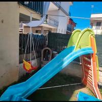 Scivolo feber adatto a tutti i bambini,ad acqua.