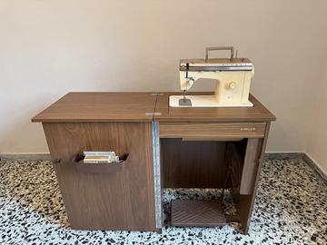 Macchina da cucire Singer Vintage con mobiletto