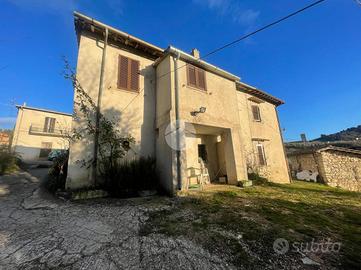 CASA SEMINDIPENDENTE A TERNI