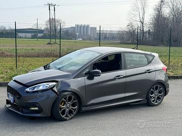 Ford fiesta STlinee km 81.000 motore ok airbag ok