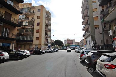 Garage 386mq h 4,20 zona Giuffrida/Sanzio
