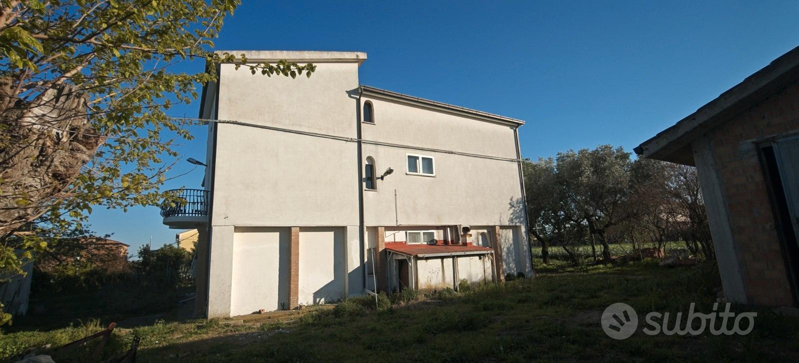 Villa indipendente con potenziale edificatorio - Vista 2