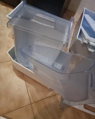 ricambi oer frigorifero indesit