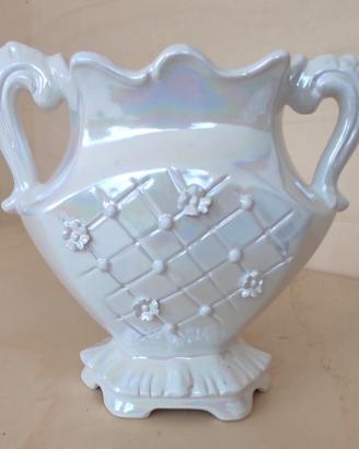 Vaso con due manici in ceramica