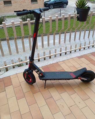 monopattino elettrico Aprilia esr2 