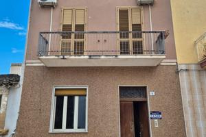 Casa indipendente in Cortile Pollicita, Avola
