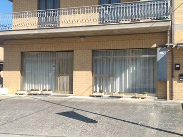 Ufficio/Studio/Locale commerciale/MAGAZZINO