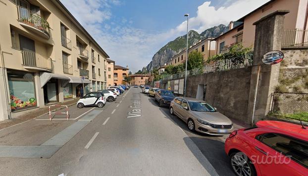 Stanza doppia in un trilocale a Lecco