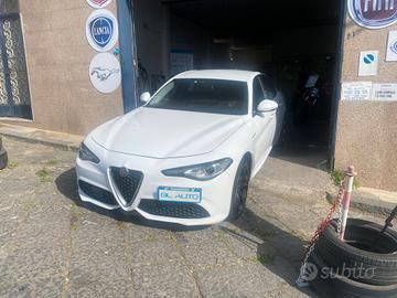 Alfa Romeo Giulia 2.2 Turbodiesel 210 CV AT8 AWD Q