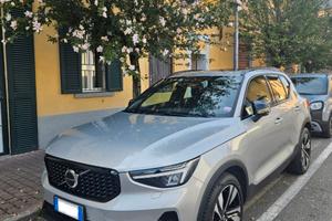 Volvo XC40 2.0 b3 Ultimate Dark - 44.000 Km