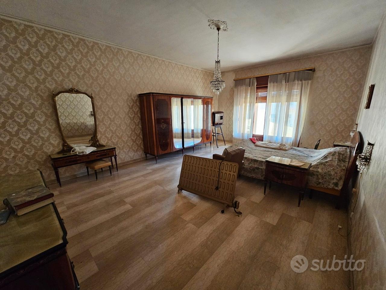 Ampio Appartamento Via Verdirame 226 Mq - Vista 4