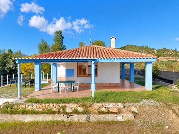 VILLA SINGOLA A CARDEDU