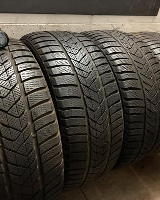 Gomme invernali 235/45/18