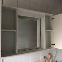 Arredi bagno:specchiera, bidet, wc, lavabo, vasca