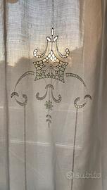 Tende pregiate in lino fatte a mano