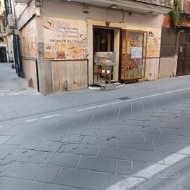 Locale cpmmerciale