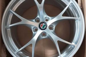 Cerchi in lega originali 19" Alfa Romeo GIULIA QV