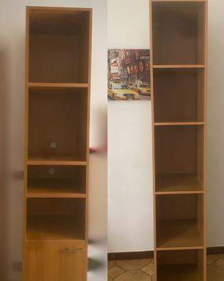Coppia mobili a colonna/libreria color legno
