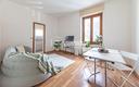trilocale-da-ristrutturare-con-balcone