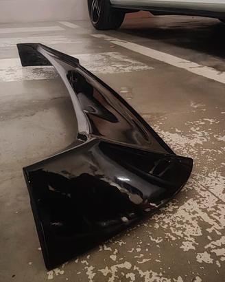 Spoiler sportivo nero lucido