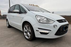 Ford S-MAX titanium