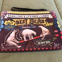 Pochette orsi bianchi in ecopelle marchio Leo