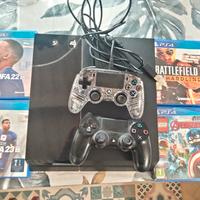 PlayStation 4 con 2 joystick e 4 giochi