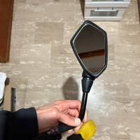 Specchietto sinistro z750