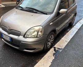 Toyota Yaris 1.0i 16V cat 5 porte Sol