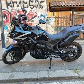 Zontes 703F 2025 - 8.500 km - 95 CV - Pari al nuov
