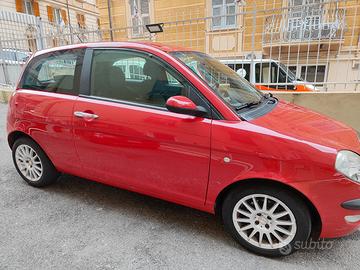 Lancia ypsilon