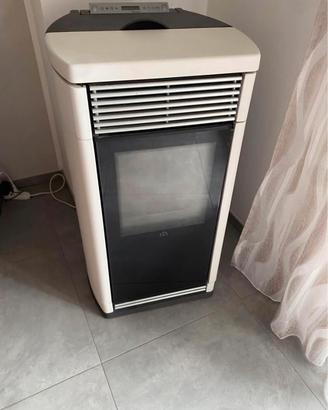 Termostufa a pellet modello idroflexa Edilkamin