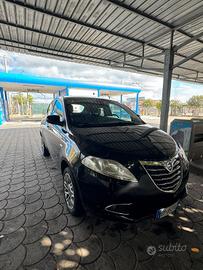 Lancia Ypsilon 0.9 TwinAir 85 CV 5 porte Metano Ec