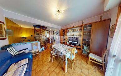 Villa a Schiera a Como 4 locali