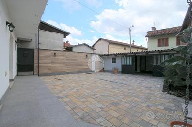 CASA SEMINDIPENDENTE A SANFRÈ