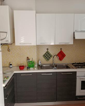 Cucina  ad angolo tenuta benissimo